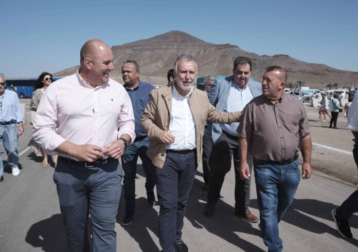 El presidente del Cabildo, Sergio Lloret, recibe al presidente del Gobierno de Canarias en FEAGA 2023