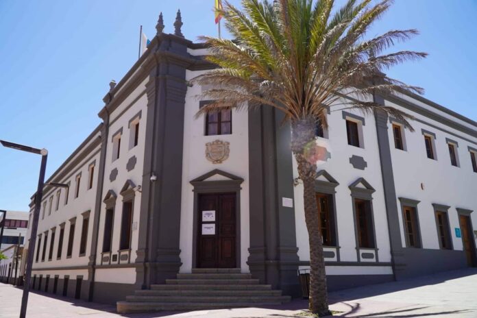 El Cabildo firma el convenio con el Gobiernode Canarias para gestionar los recursos del FDCAN