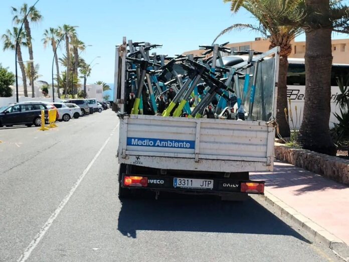El Ayuntamiento de Pájara retira 200 patinetes eléctricos en Costa Calma por incumplimiento de la ordenanza municipal