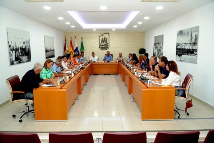 El Pleno sorteó los 477 miembros de las mesas electorales para las elecciones locales y autonómicas del 28 de mayo