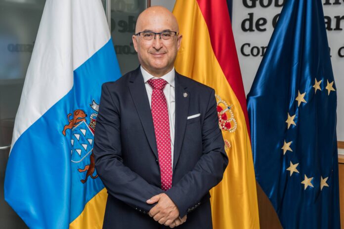 a consejera de Turismo y Empleo, Jessica de León, preside la toma de posesión de los nuevos cargos de su Departamento