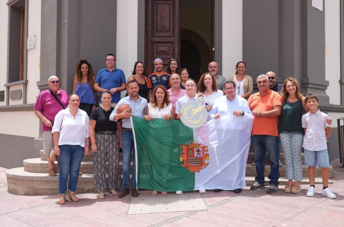 Cabildo y Ayuntamiento de Puerto reciben a la subcampeona mundial de baloncesto Carla Brito