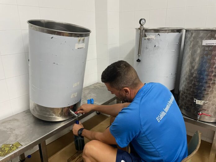 La almazara del Cabildo continúa molturando aceituna de la campaña de 2023