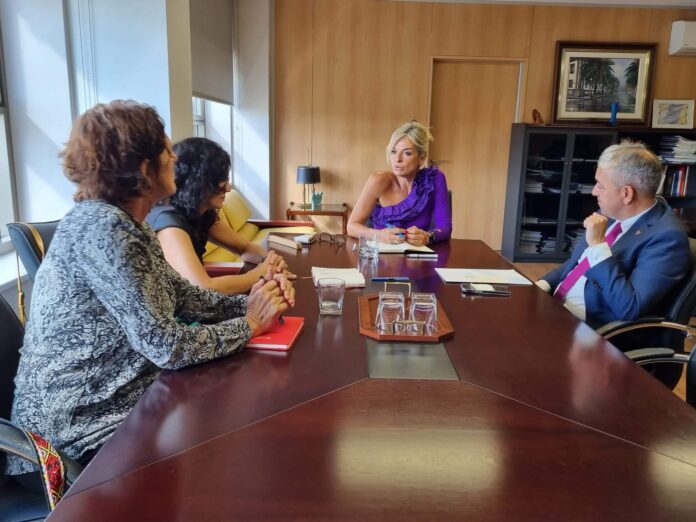 Esther Monzón se reúne con el Colegio Oficial de Psicología de Las Palmas