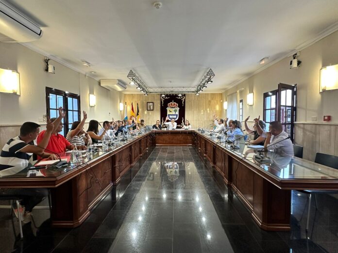 La Oliva aprueba un expediente 