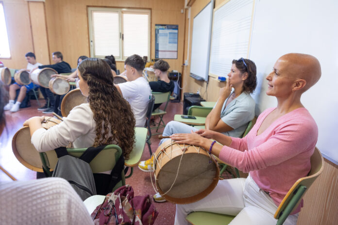 La Oliva impulsa la identidad canaria entre los jóvenes con talleres de percusión financiados por el Departamento de Juventud