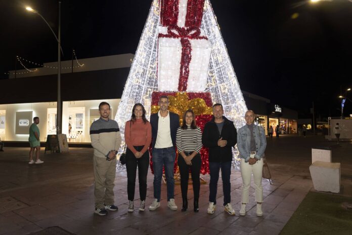 La Oliva da luz y comienzo a la Navidad en el municipio con el encendido oficial en Corralejo