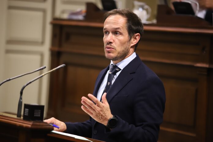 Zapata “Celebramos que el Parlamento apruebe por unanimidad la modificación de la Ley del Sector Eléctrico Canario”