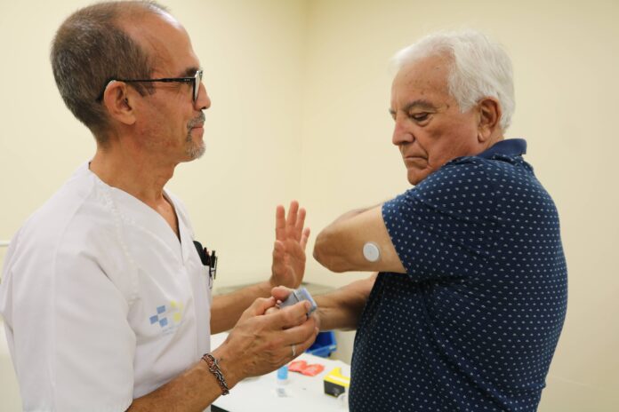 Sanidad prescribe sistemas de monitorización de glucosa para diabéticos tipo 2 en los centros de salud de toda Canarias