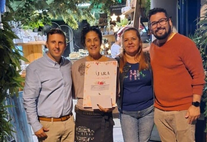 El Ayuntamiento de Pájara entrega los premios a los mejores escaparates de Navidad