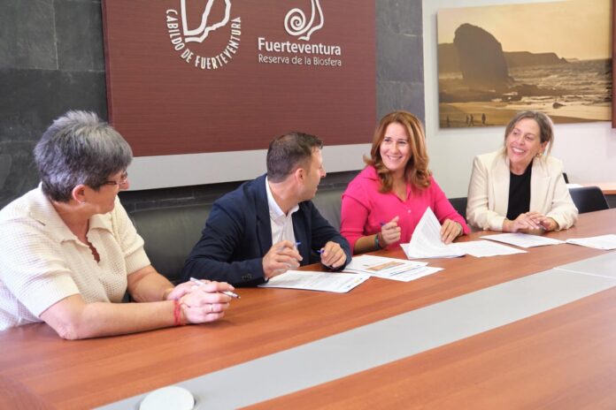 El Cabildo equipa las playas del municipio de Pájara a través del Plan de Sostenibilidad Turística en destino