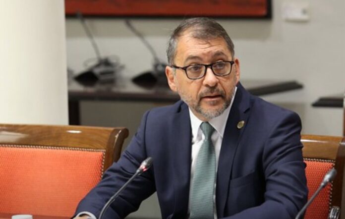 REF con incentivos sociales
