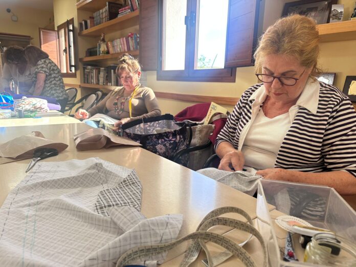 Taller de vestimenta canaria en Antigua