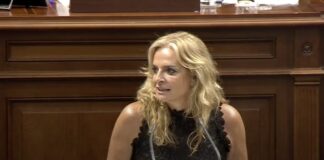 Monzón destaca la reducción de las listas de espera en Canarias tras tres años de legislatura