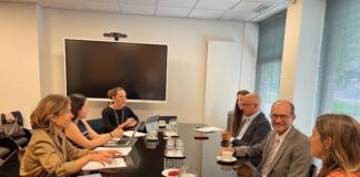Turismo traslada a Bruselas su estrategia de sostenibilidad turística y conectividad