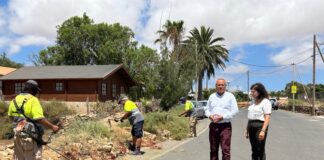 El Ayuntamiento de Antigua intensifica la limpieza integral de Triquivijate dentro de su plan para los pueblos